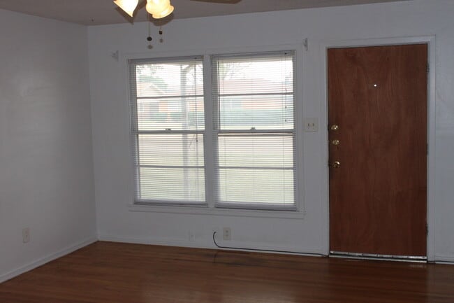 Building Photo - Updated 4 Bedrooms/2 Full Baths /2 Living Areas/2-car Garage