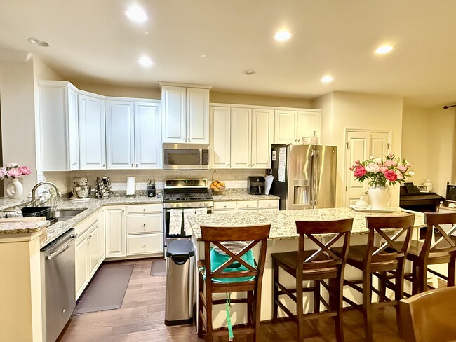 Building Photo - 2012 BethPage Ct