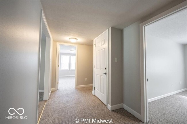 Building Photo - 395 E Main St