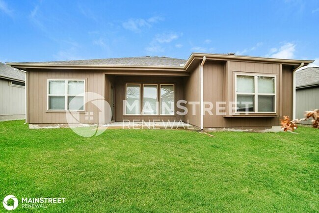 Building Photo - 1516 NE Jaclyn Dr, Grain Valley, MO 64029