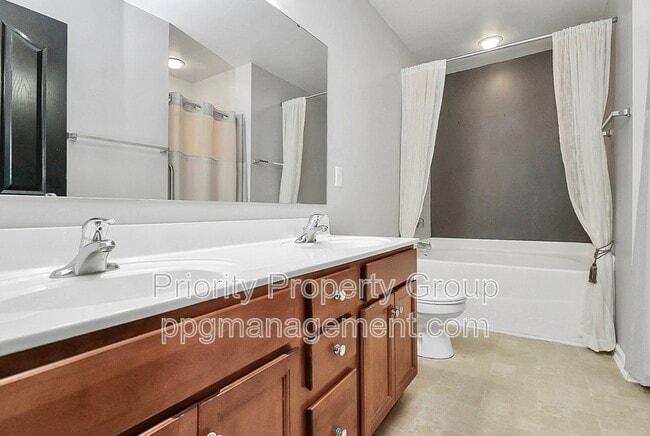 Building Photo - 610 Latimer Way