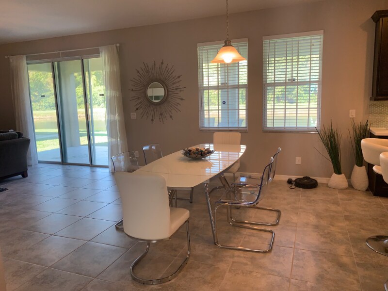 Building Photo - 4845 Maple Park St