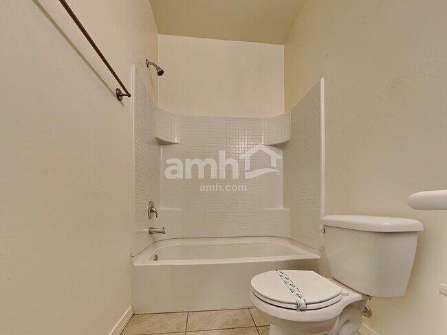 Building Photo - 11754 W Vanderbilt Farms Way