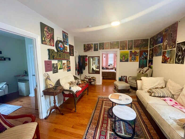 Primary Photo - 75 Putnam St