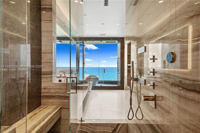 Building Photo - 17901 Collins Ave