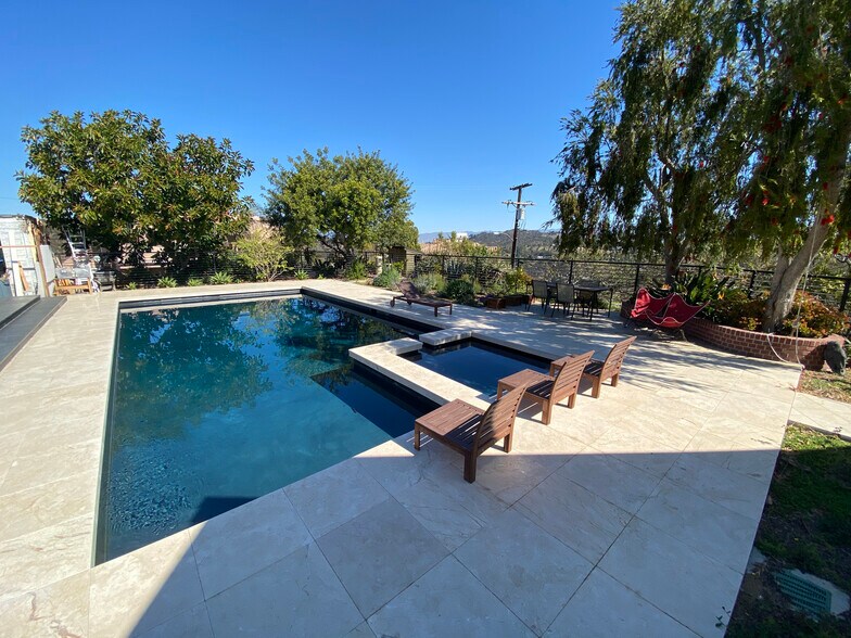 Building Photo - 2118 Kew Dr