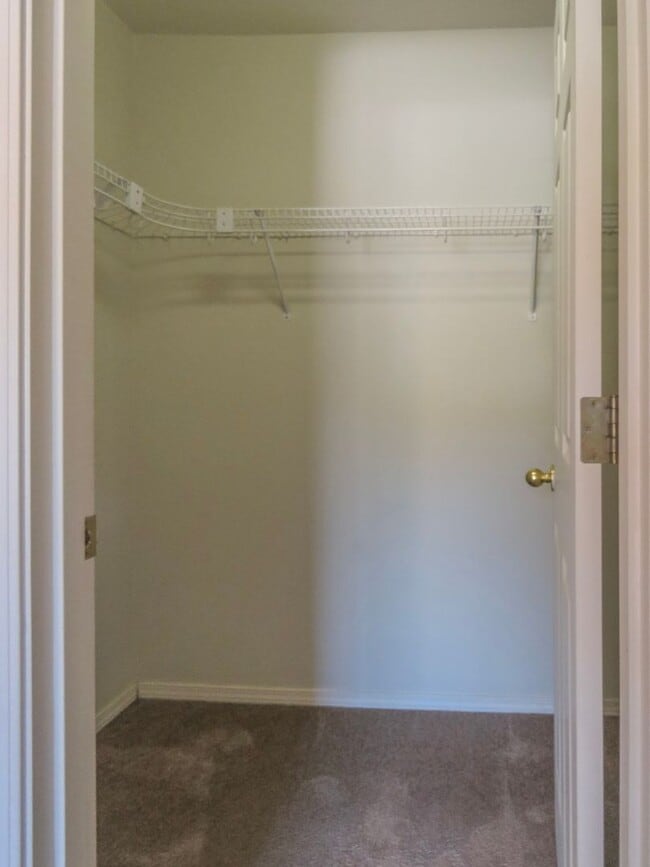 Building Photo - Aloha 3 Bedroom 2.5 Bath  Townhome Available Now ****