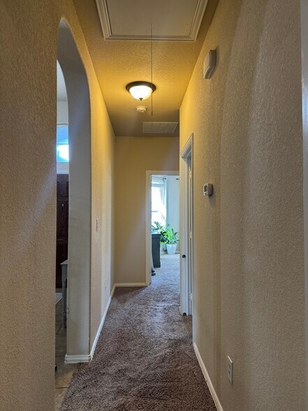 Building Photo - 6615 Colony Rd