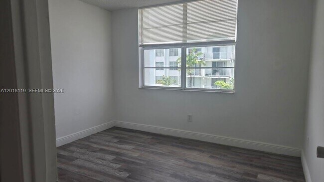 Building Photo - 492 NW 165th St