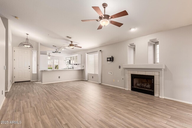 Building Photo - 10438 E Star of the Desert Dr