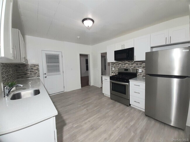 Building Photo - 3 Allen Pl