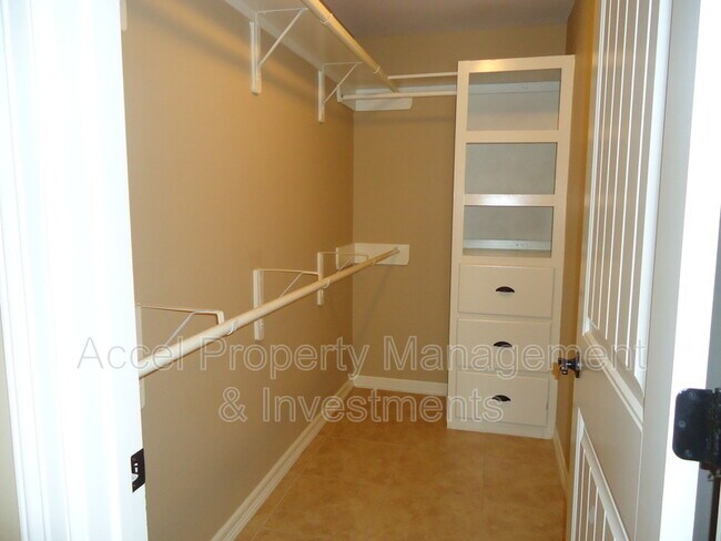 Building Photo - 8902 N 36th Ln