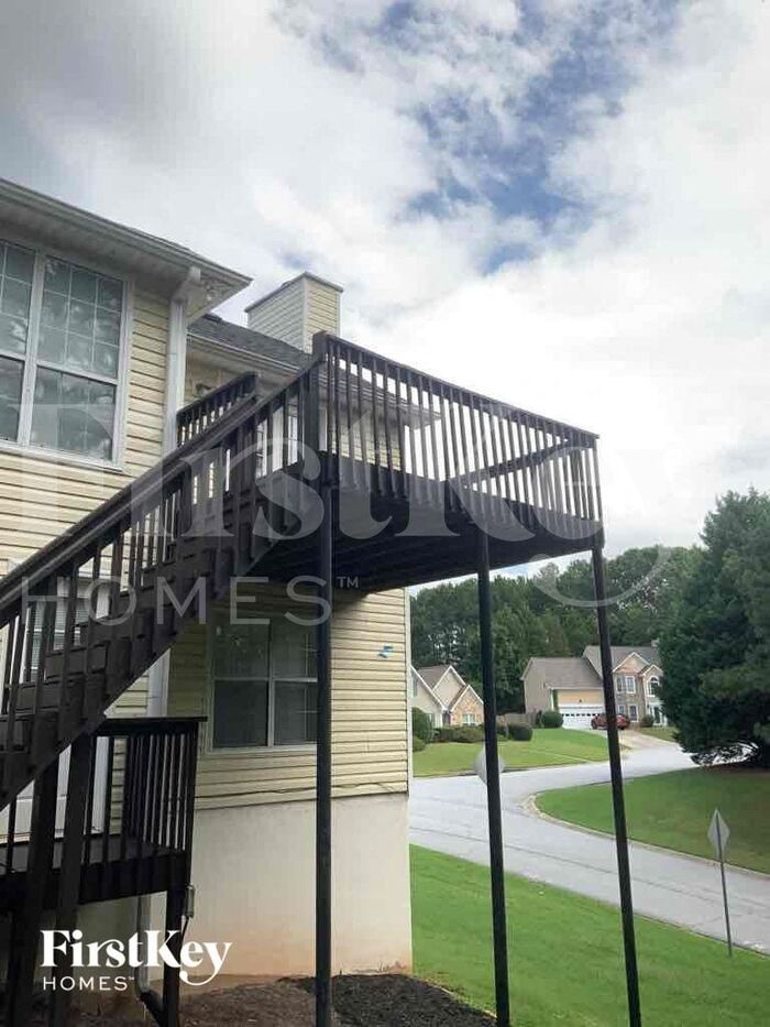 Building Photo - 3810 Riversong Dr NW