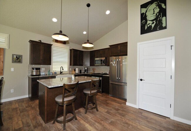 Building Photo - Gated Community in Soleil Parc/CDA Place
