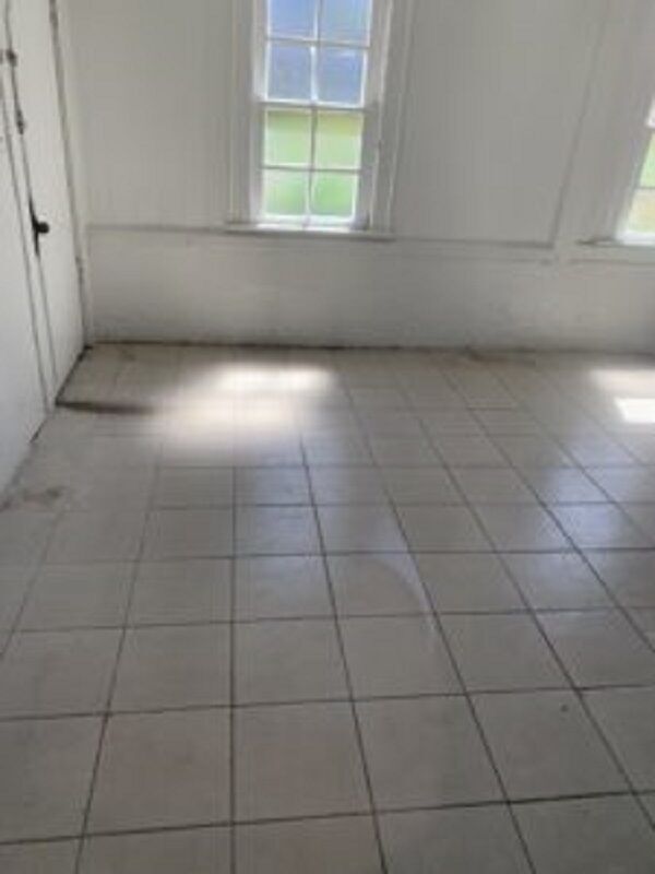 Building Photo - 23 S Peninsula Dr
