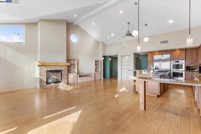 Building Photo - 75 Chadbourne Way