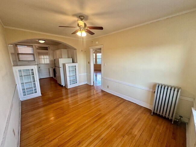 Building Photo - 4404 N Rockwell St