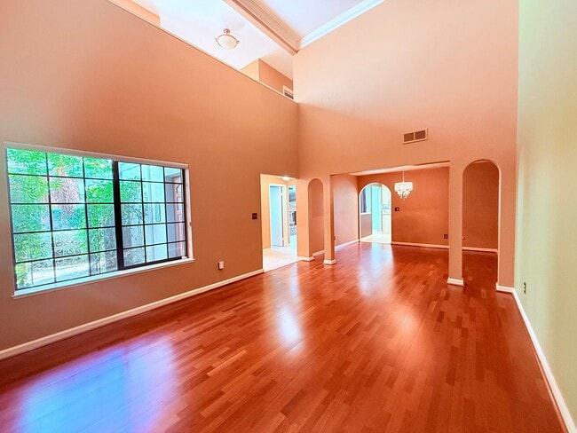 Building Photo - Charming and Move-in Ready, 3BD/2.5BA, Two-Story Townhome in Canyon Green at Canyon Lakes in San ...