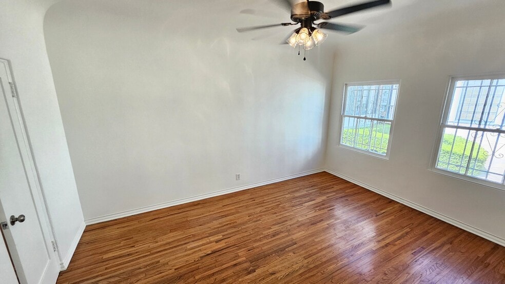 Building Photo - 355 Cochran Ave