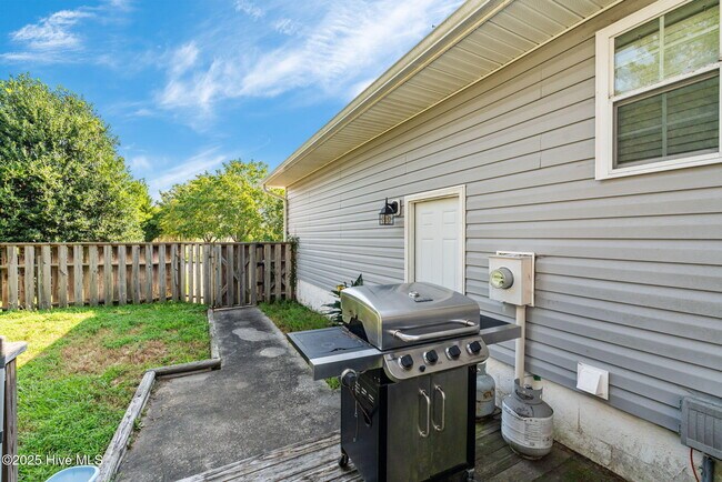Building Photo - 769 Dayflower Ct