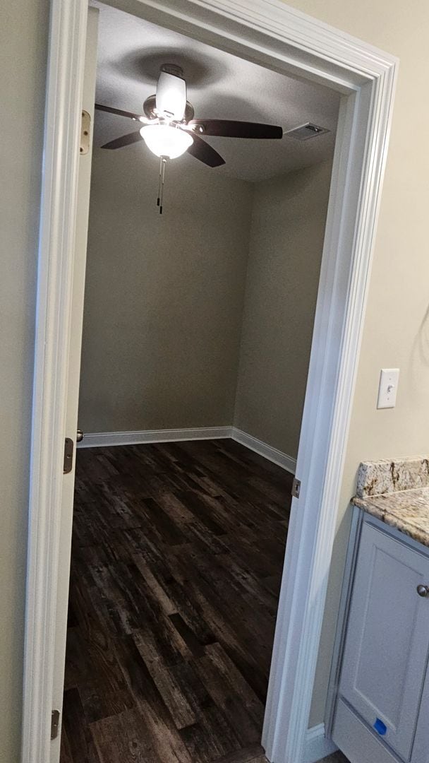 Building Photo - Knights Landing four bedroom home