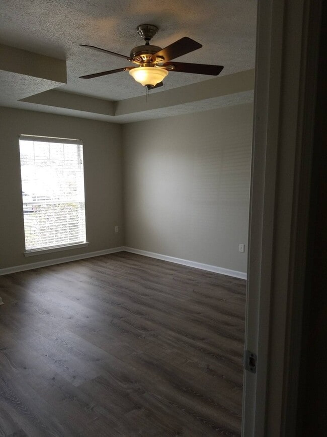 Building Photo - 2915 Cedars Crossing