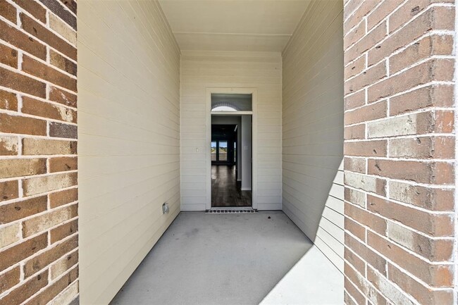 Building Photo - 2265 Wooster St