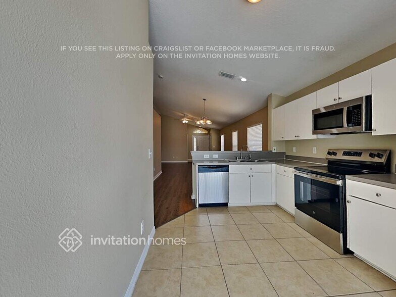 Building Photo - 10618 Lakeside Vista Dr