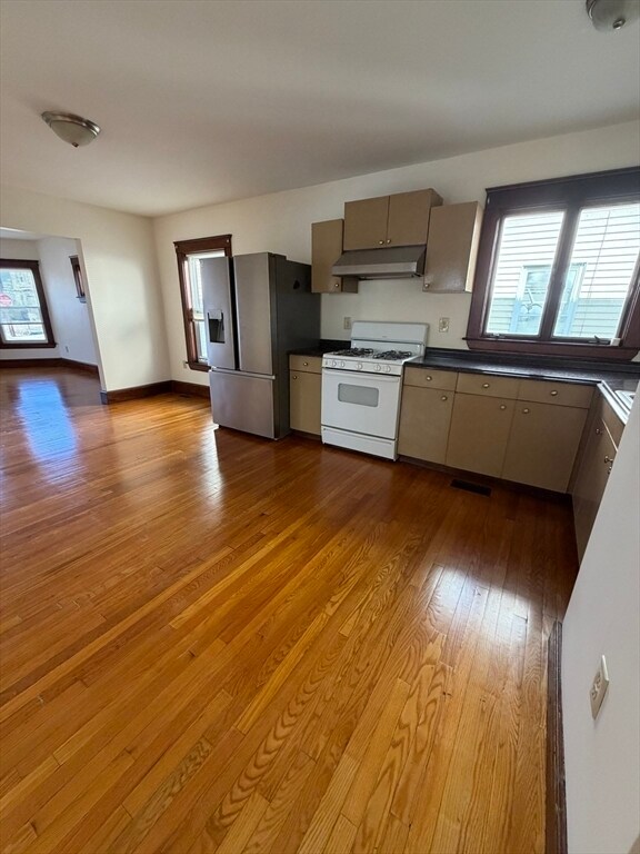 Building Photo - 182 Western Ave