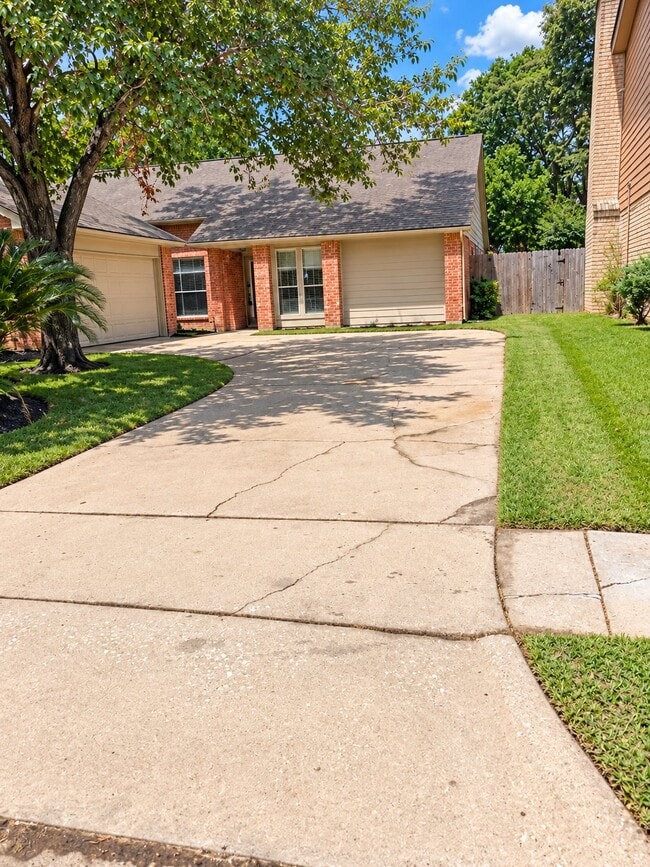 Building Photo - 3910 Vintage Valley Dr