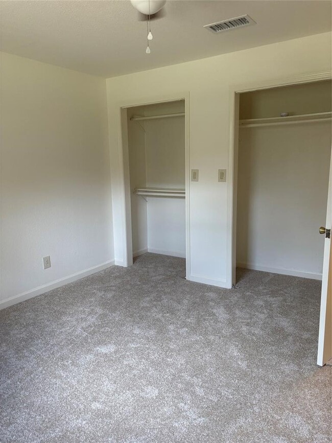 Building Photo - 105 Sendero Blvd