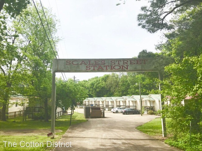 Building Photo - 307 1/2 Scales St