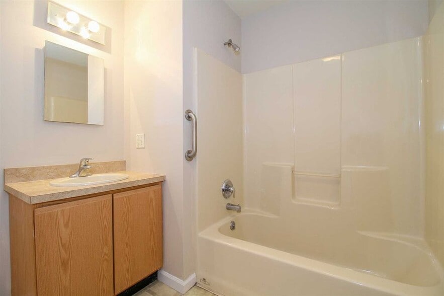 Building Photo - 4892 NY-22