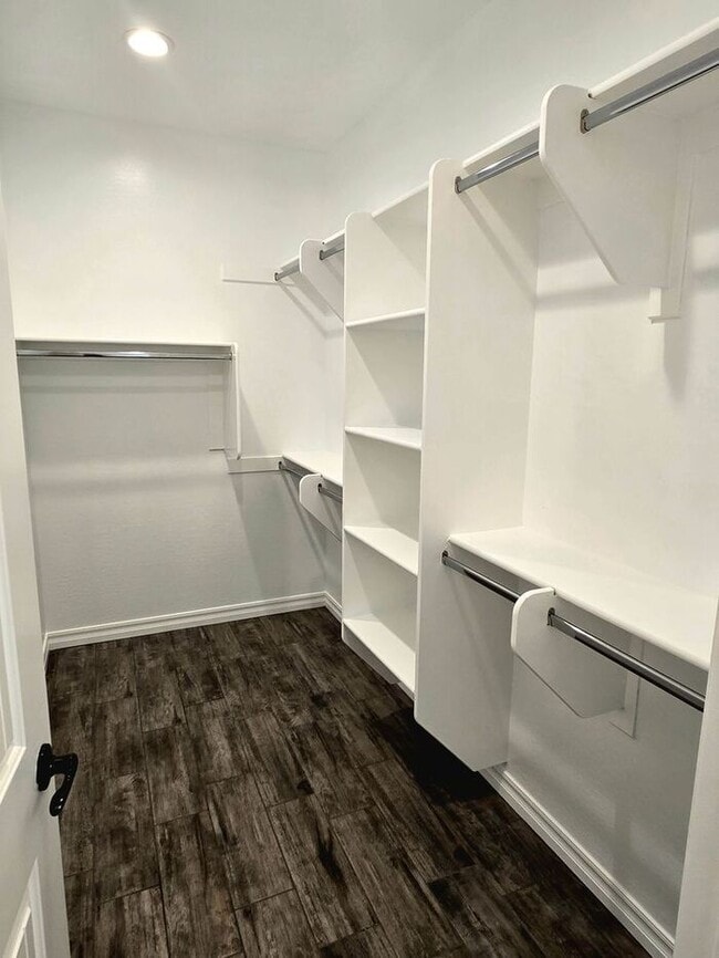 Building Photo - $300 MOVE-IN DISCOUNT - 3-BEDROOM WITH COMMUNITY POOL