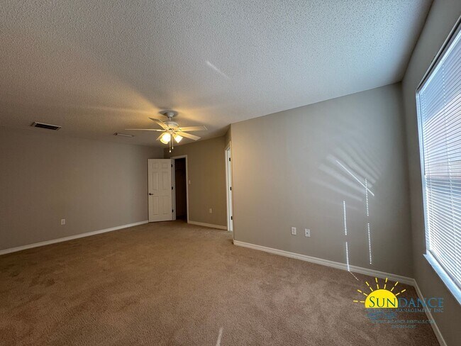 Building Photo - Wonderful Holley by the Sea Home!