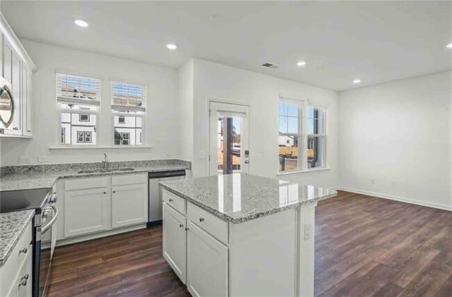 Building Photo - 149 Star Ct