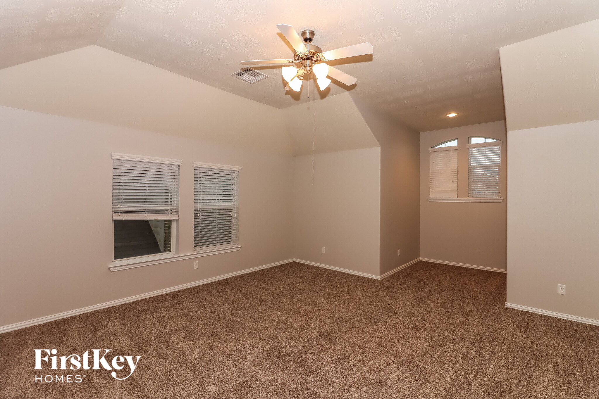 Building Photo - 2807 Angela Way Dr