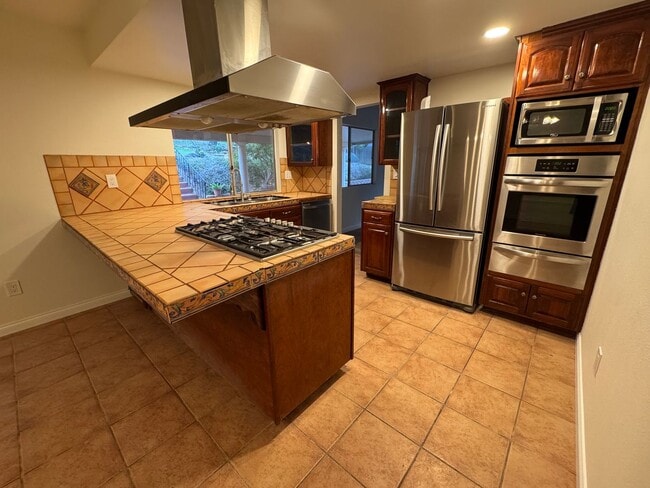 Building Photo - El Cajon Rancho Estate