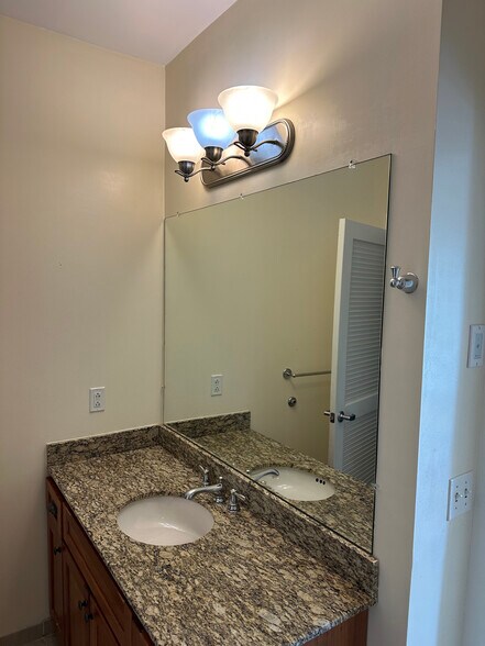 Building Photo - 60 Winooski Falls Way