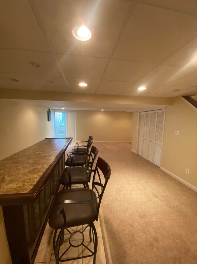 Building Photo - Charming 3 Bedroom/2 Full Bath/2 Half Bath Townhome in Constant Friendship, MD!