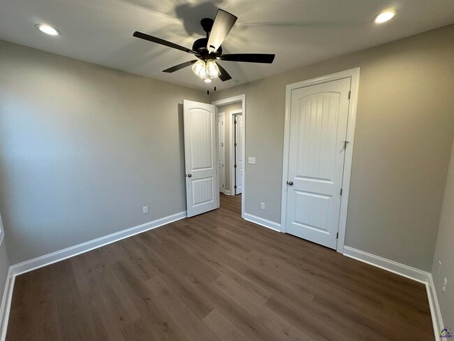 Building Photo - 110 Mayberry Ln