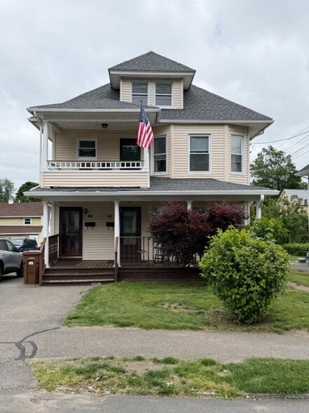 Building Photo - 63 Oak Ave