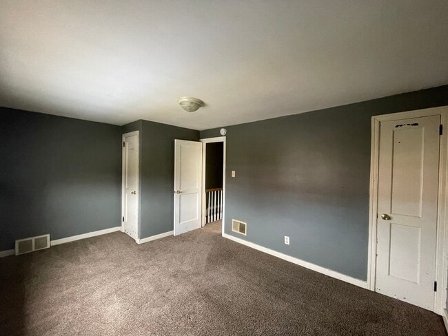 Building Photo - 3 Bedroom Single Family Home in Harrisburg!