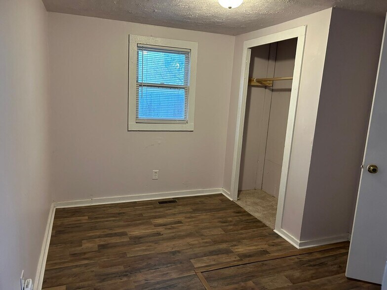 room - 2402 Mars Hill St
