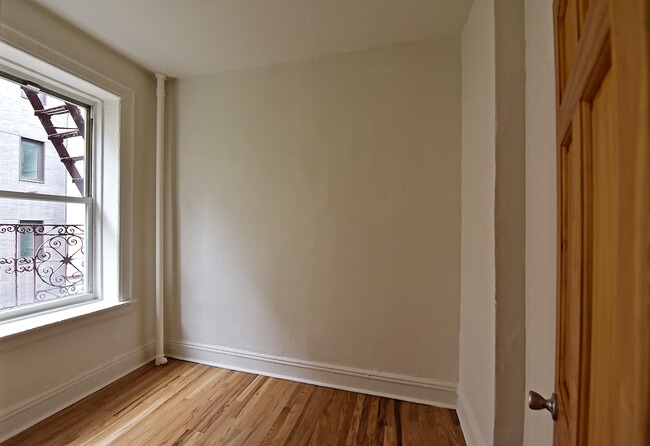 Interior Photo - 234-236 Thompson Street