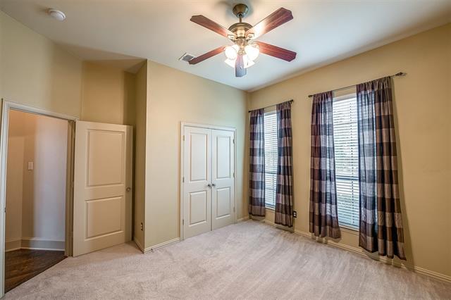 Building Photo - 1505 E Branch Hollow Dr