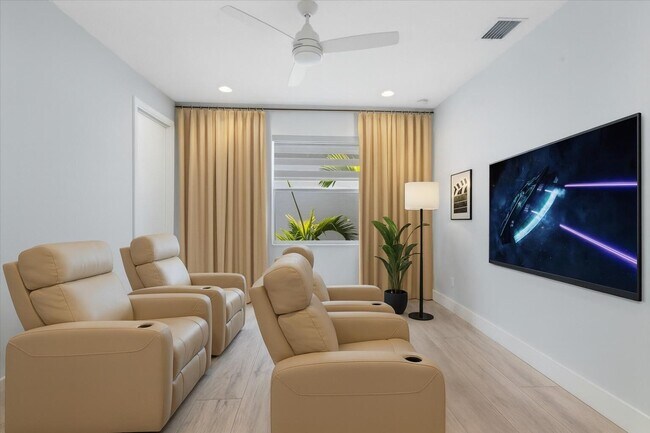 Building Photo - 15377 Green River Ct