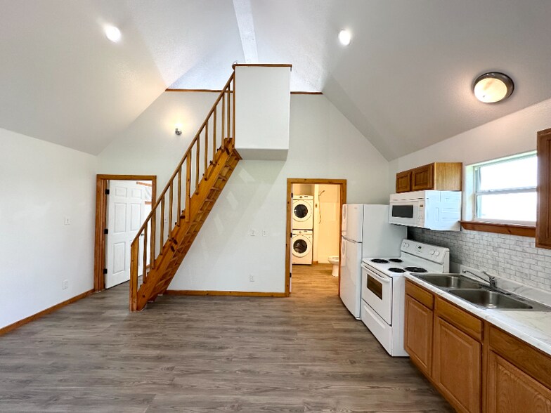 Building Photo - 403 Free Timber Ln