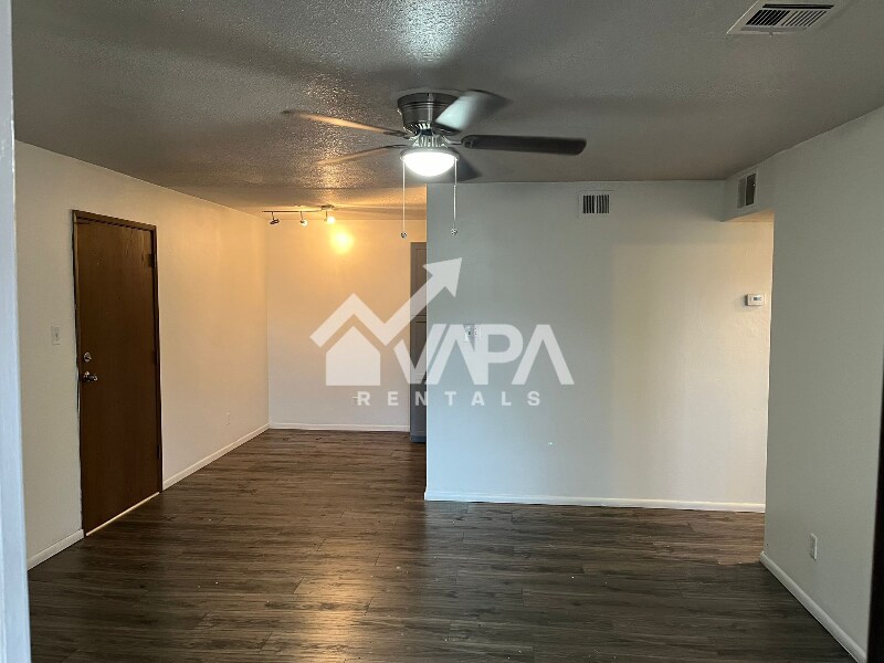 Building Photo - 6311 N Barcelona Ct