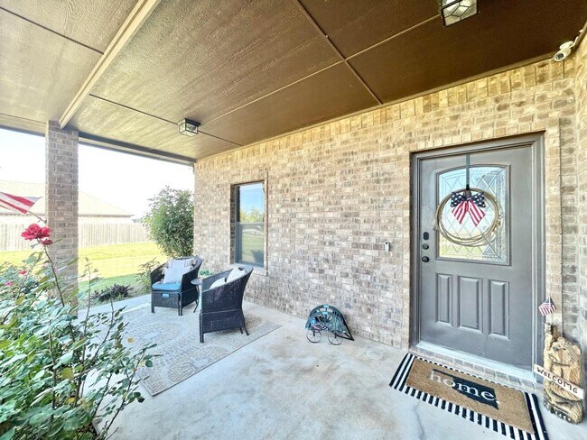 Building Photo - 8470 SW Sun Valley Dr